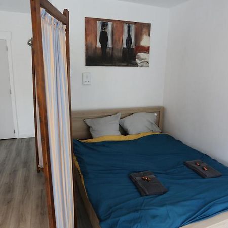 Apartamento Studio 200 Meters From Central Station Amberes Exterior foto