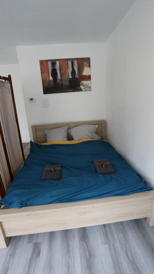 Apartamento Studio 200 Meters From Central Station Amberes Exterior foto
